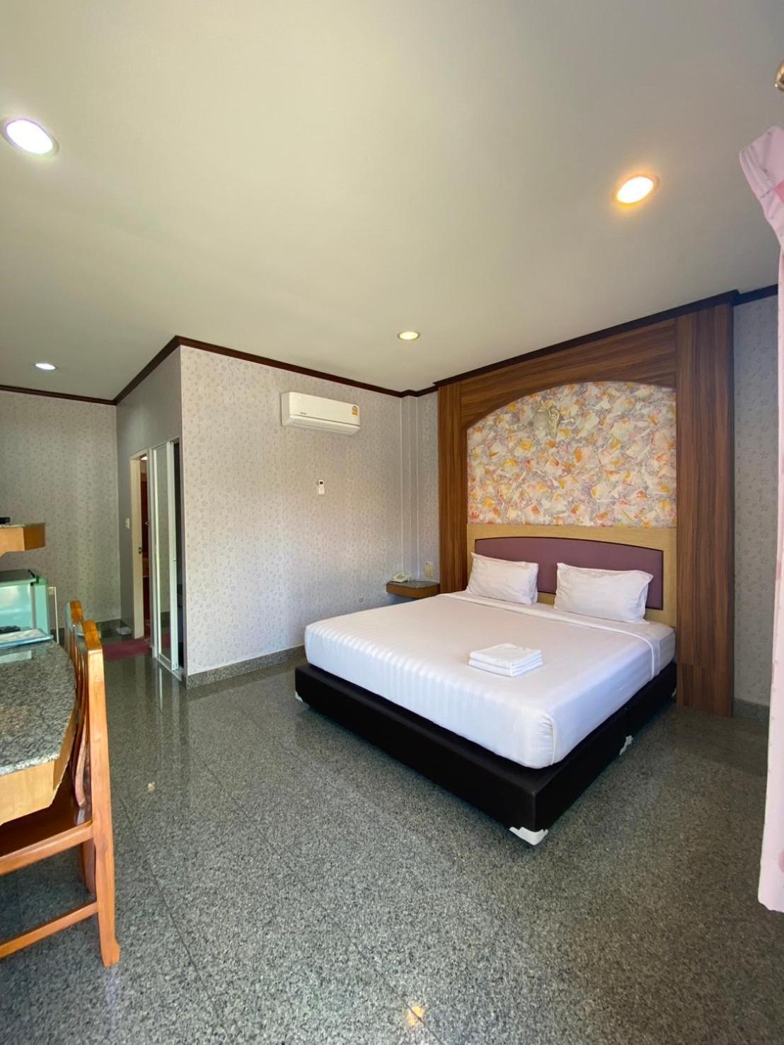 Soda Resort Kamphaeng Phet Exterior photo