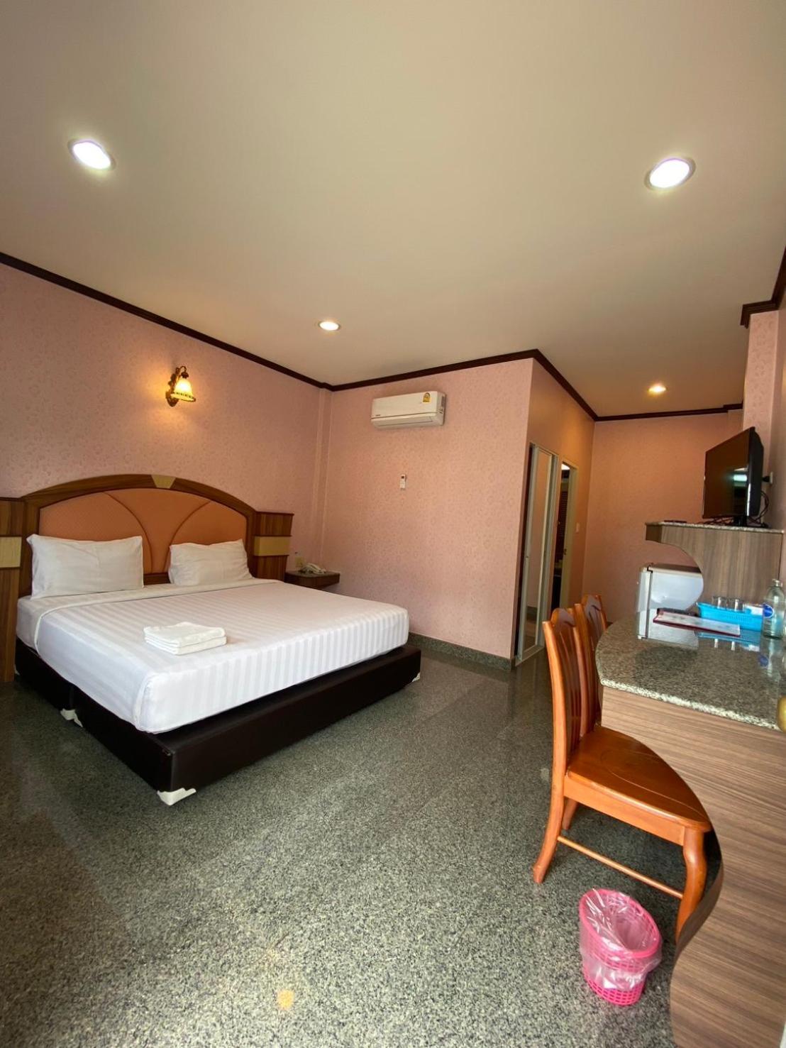 Soda Resort Kamphaeng Phet Exterior photo