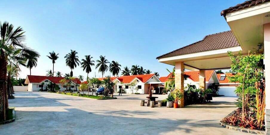 Soda Resort Kamphaeng Phet Exterior photo